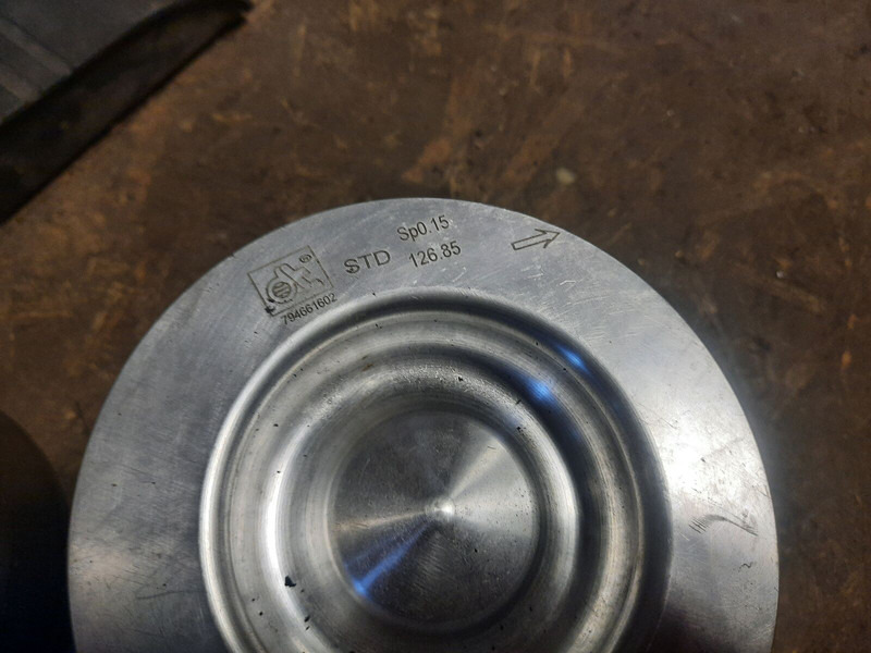 Scania - Motor en onderdelen: afbeelding 4 Scania - Motor en onderdelen: afbeelding 4