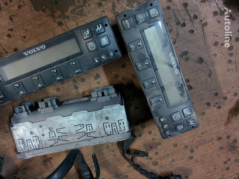 Volvo 20815236-P04. 70327101. 2054900 . 20744283-01. 3192577. 20815236 - ECU: afbeelding 1 Volvo 20815236-P04. 70327101. 2054900 . 20744283-01. 3192577. 20815236 - ECU: afbeelding 1