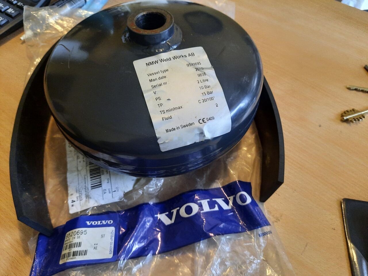 Volvo, AIR TANK Volvo 9520695 Volvo B10 - Hydraulica voor Bus: afbeelding 1 Volvo, AIR TANK Volvo 9520695 Volvo B10 - Hydraulica voor Bus: afbeelding 1