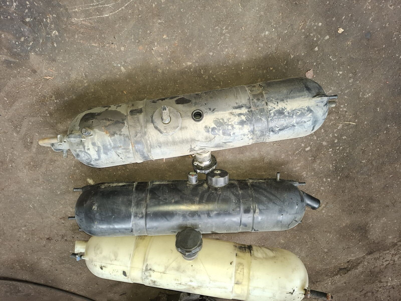 Volvo Scani - Expansietank: afbeelding 5 Volvo Scani - Expansietank: afbeelding 5