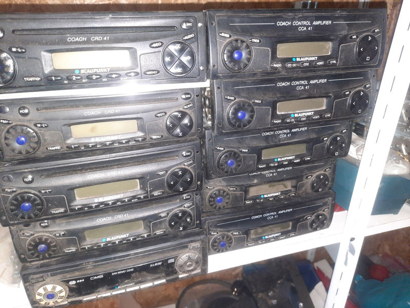 Volvo Video system x-dmr 8 R8 Compact RJ45 - Elektrisch systeem: afbeelding 1 Volvo Video system x-dmr 8 R8 Compact RJ45 - Elektrisch systeem: afbeelding 1