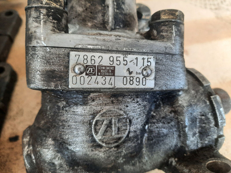 Stuurhuis Volvo ZF Lenksysteme: afbeelding 6