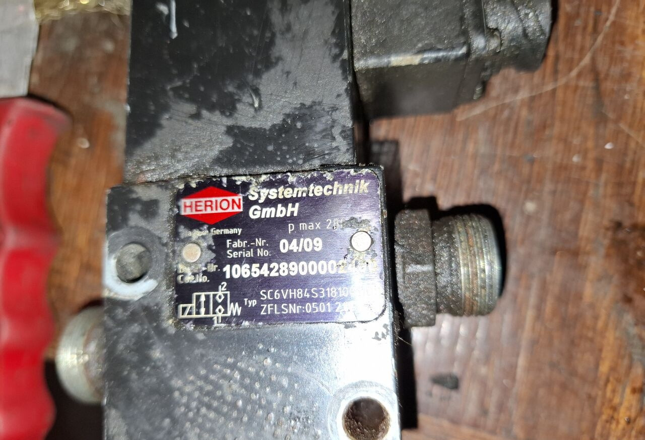 Volvo ZFLS / Herion Volvo b12 - Hydraulische cilinder voor Bus: afbeelding 2 Volvo ZFLS / Herion Volvo b12 - Hydraulische cilinder voor Bus: afbeelding 2