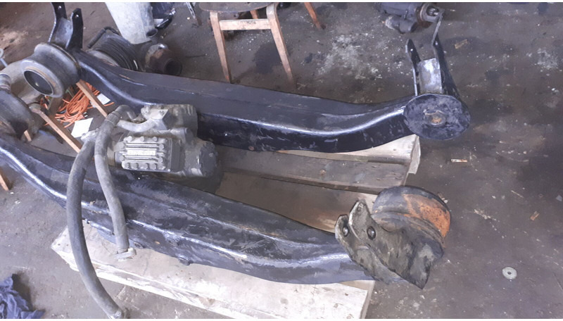 Volvo кронштейн заднего моста мерседес - Bladvering: afbeelding 1 Volvo кронштейн заднего моста мерседес - Bladvering: afbeelding 1