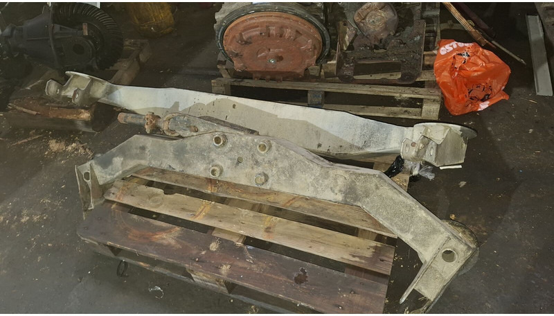 Volvo кронштейн заднего моста мерседес - Bladvering: afbeelding 4 Volvo кронштейн заднего моста мерседес - Bladvering: afbeelding 4