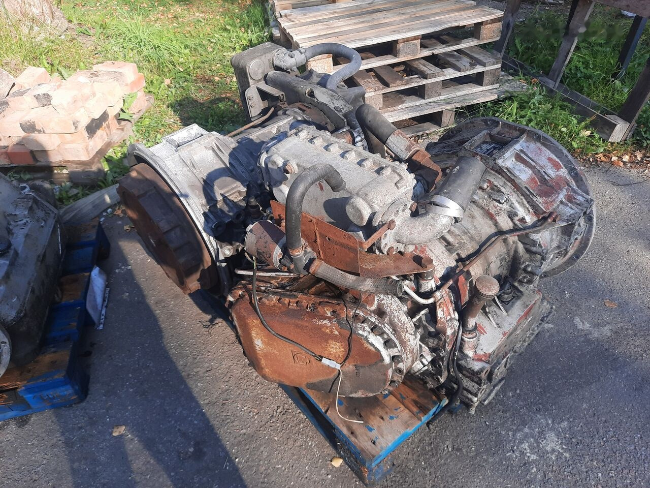 ZF 5HP 590 .5HP602c. 5HP502C . 5HP500 .4HP500 / dlya Mersede Scania Volvo B 6 - Versnellingsbak voor Bus: afbeelding 1 ZF 5HP 590 .5HP602c. 5HP502C . 5HP500 .4HP500 / dlya Mersede Scania Volvo B 6 - Versnellingsbak voor Bus: afbeelding 1