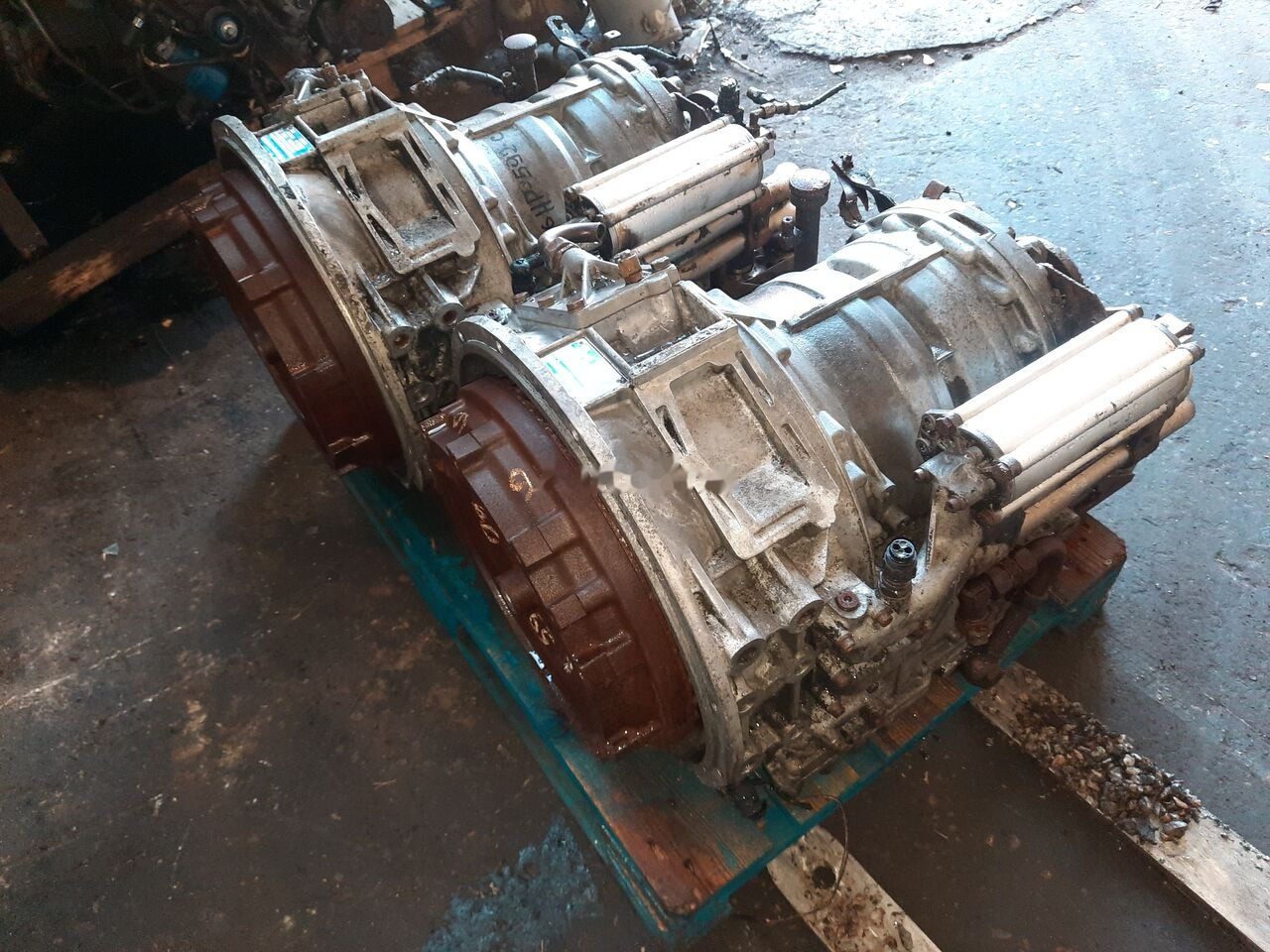 ZF 6HP604C .6HP502C. 6HP552C .6HP602C. 6HP592C. 6HP504C .6HP604C. 6 Volvo Man/ Volvo. Scnia. Mersedes - Versnellingsbak voor Bus: afbeelding 3 ZF 6HP604C .6HP502C. 6HP552C .6HP602C. 6HP592C. 6HP504C .6HP604C. 6 Volvo Man/ Volvo. Scnia. Mersedes - Versnellingsbak voor Bus: afbeelding 3