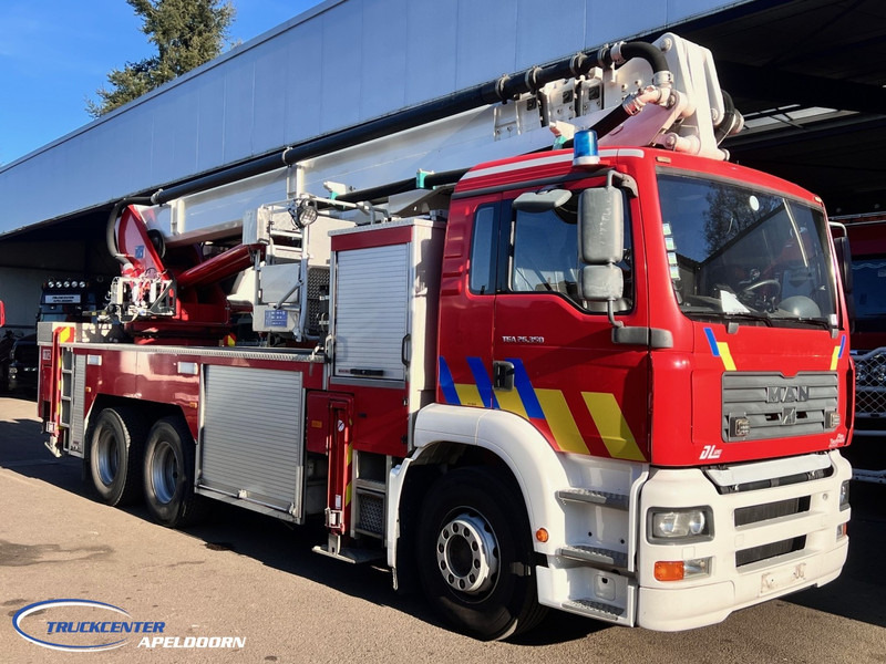 MAN TGA 26.350 Magirus ALP 320L = 32 meter, Waterpump, 6x4, Steel springs - Brandweerwagen: afbeelding 3 MAN TGA 26.350 Magirus ALP 320L = 32 meter, Waterpump, 6x4, Steel springs - Brandweerwagen: afbeelding 3