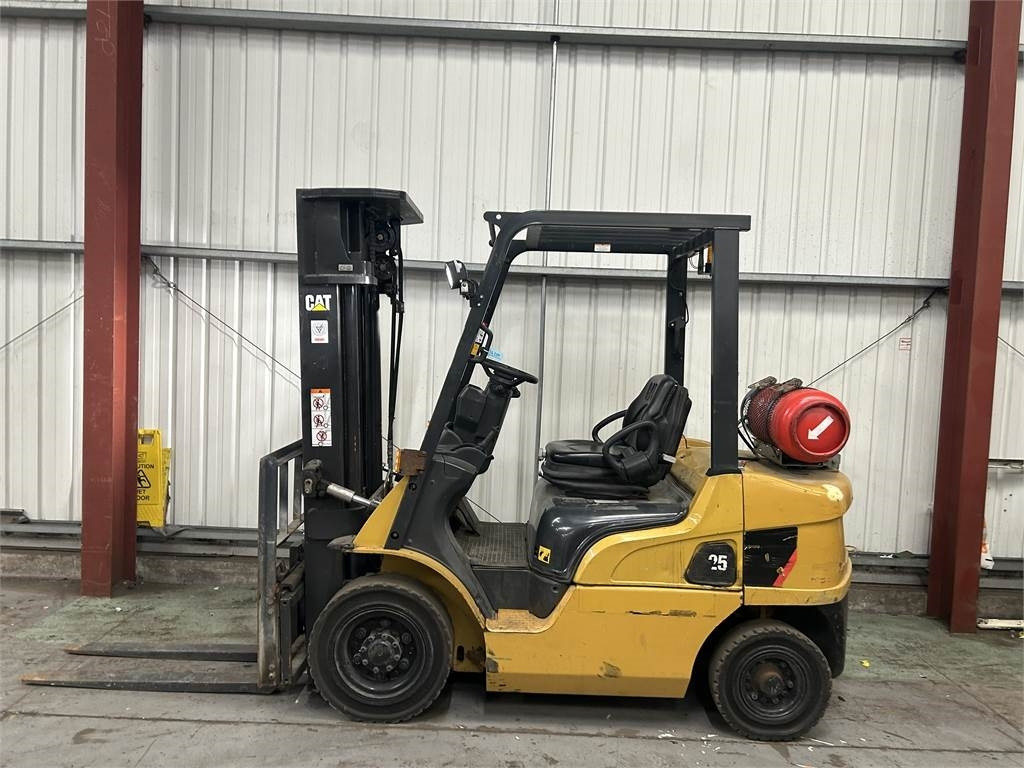 CAT GP25NT - LPG heftruck: afbeelding 1 CAT GP25NT - LPG heftruck: afbeelding 1