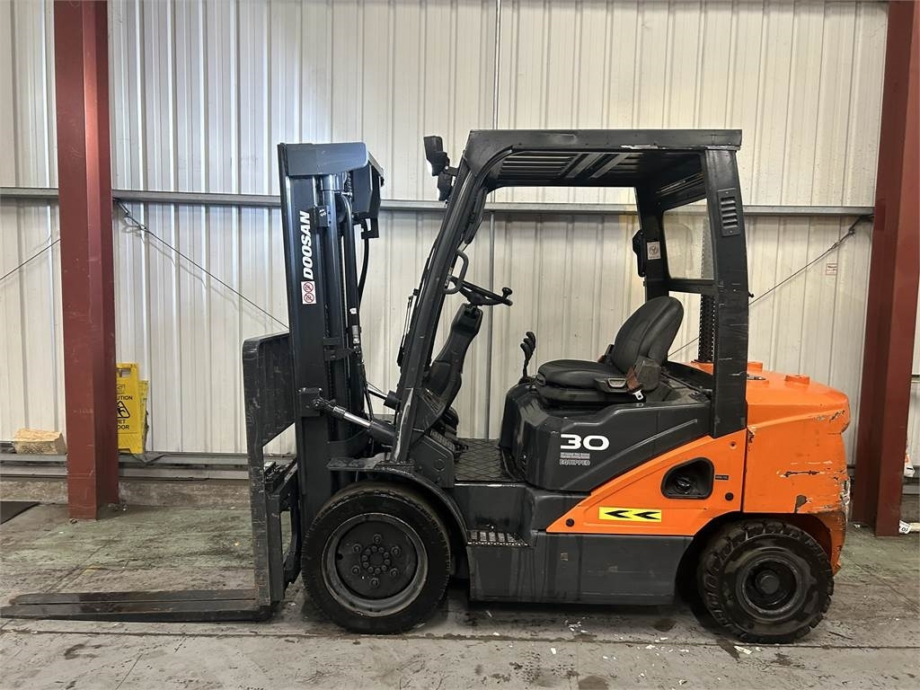 Doosan D30S-5 - Diesel heftruck: afbeelding 1 Doosan D30S-5 - Diesel heftruck: afbeelding 1