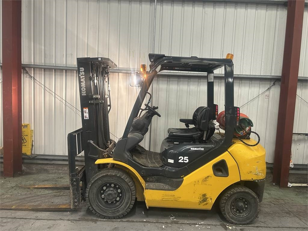 Komatsu FG25HT-17 - LPG heftruck: afbeelding 1 Komatsu FG25HT-17 - LPG heftruck: afbeelding 1