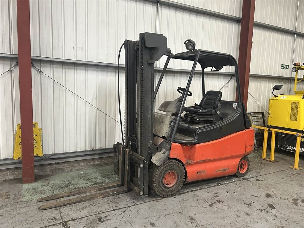 Linde E30-02 - Elektrische heftruck: afbeelding 2 Linde E30-02 - Elektrische heftruck: afbeelding 2