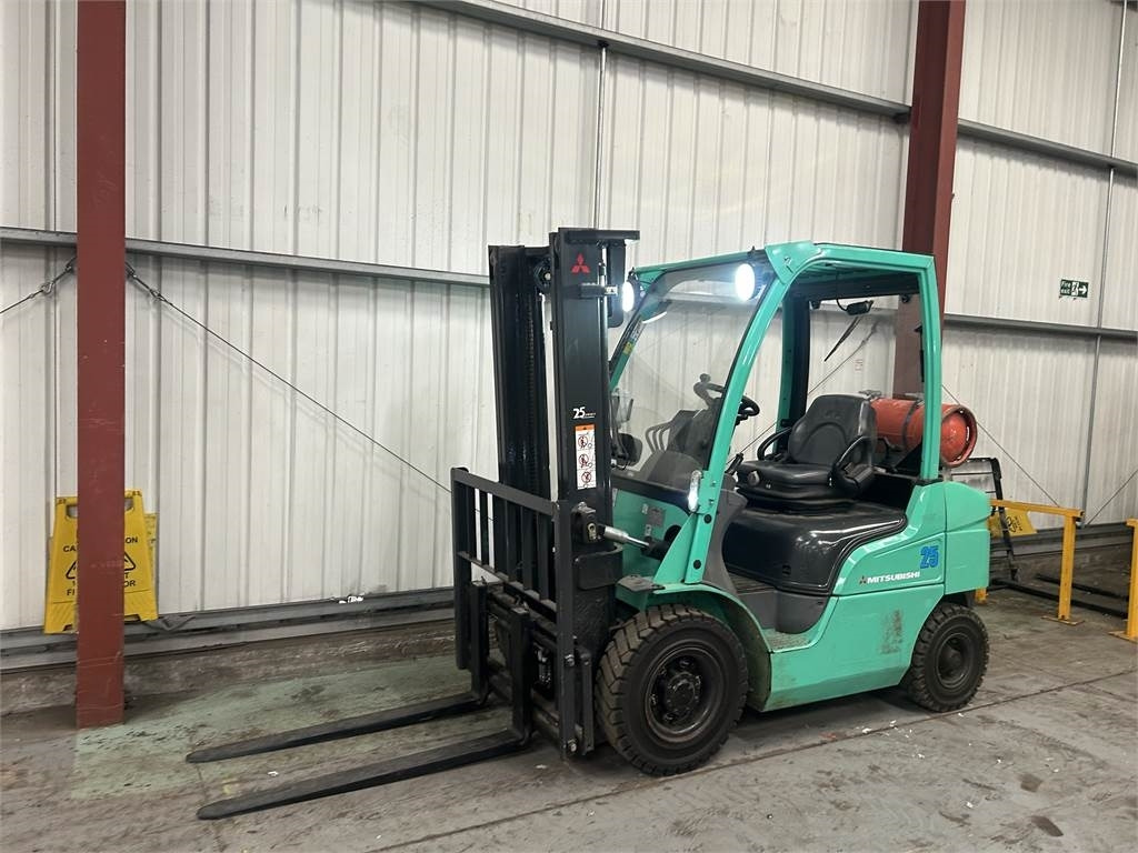 Mitsubishi FG25N - LPG heftruck: afbeelding 2 Mitsubishi FG25N - LPG heftruck: afbeelding 2