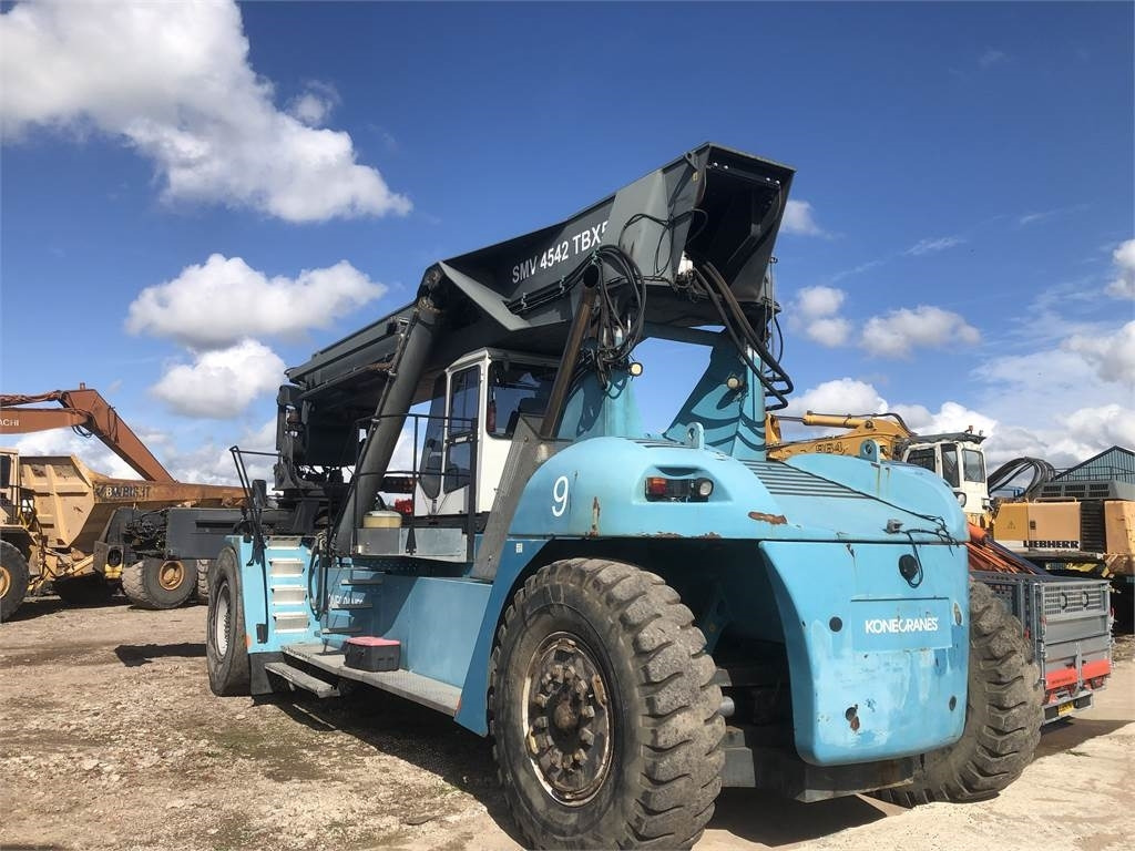 SMV 4542 TBX5 - Reach stacker: afbeelding 4 SMV 4542 TBX5 - Reach stacker: afbeelding 4