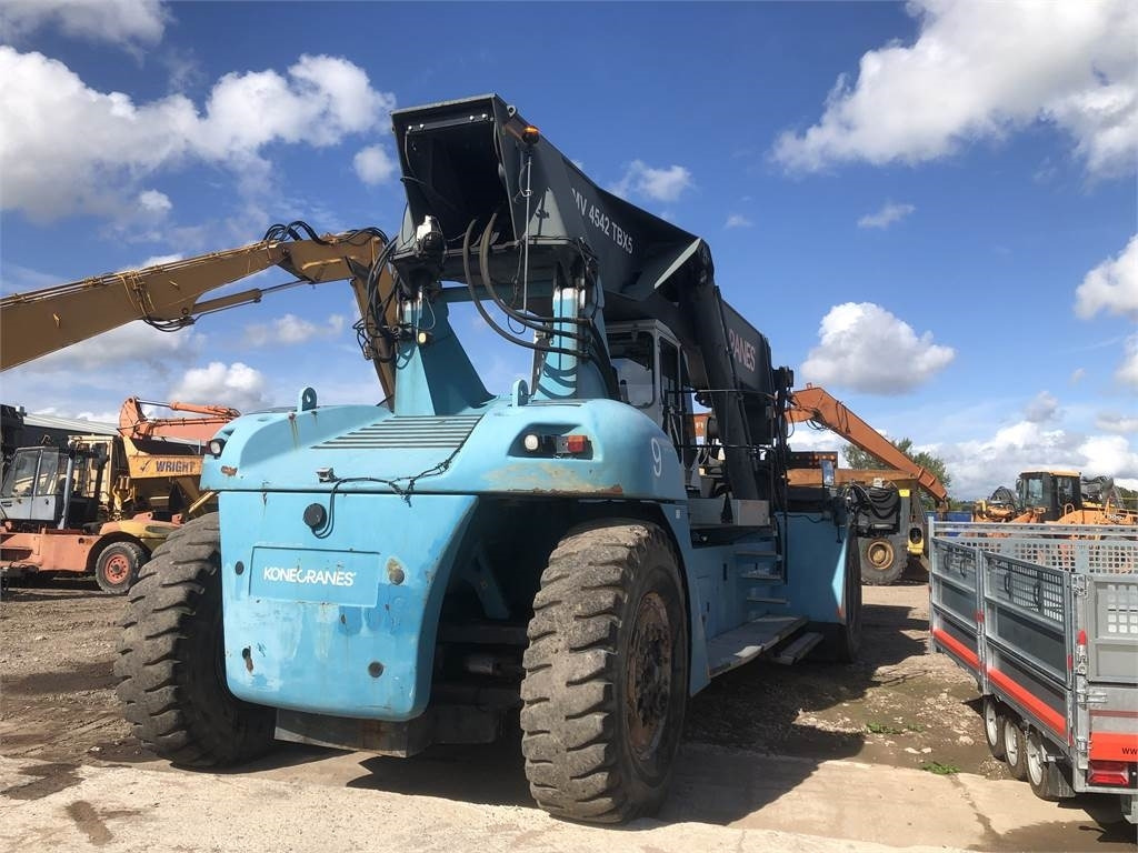 SMV 4542 TBX5 - Reach stacker: afbeelding 2 SMV 4542 TBX5 - Reach stacker: afbeelding 2