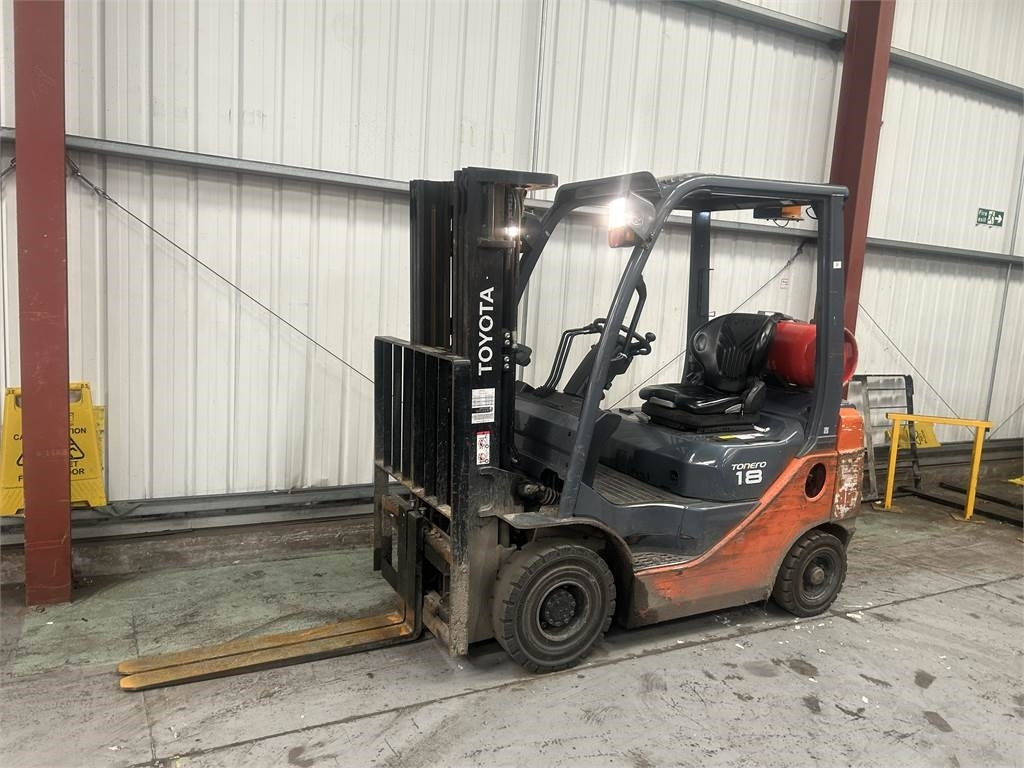 Toyota 02-8FGF18 - LPG heftruck: afbeelding 2 Toyota 02-8FGF18 - LPG heftruck: afbeelding 2