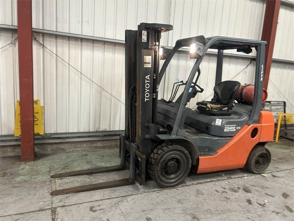 Toyota 02-8FGF20 - LPG heftruck: afbeelding 2 Toyota 02-8FGF20 - LPG heftruck: afbeelding 2