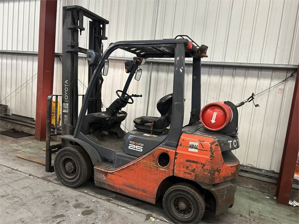 Toyota 02-8FGF25 - LPG heftruck: afbeelding 3 Toyota 02-8FGF25 - LPG heftruck: afbeelding 3