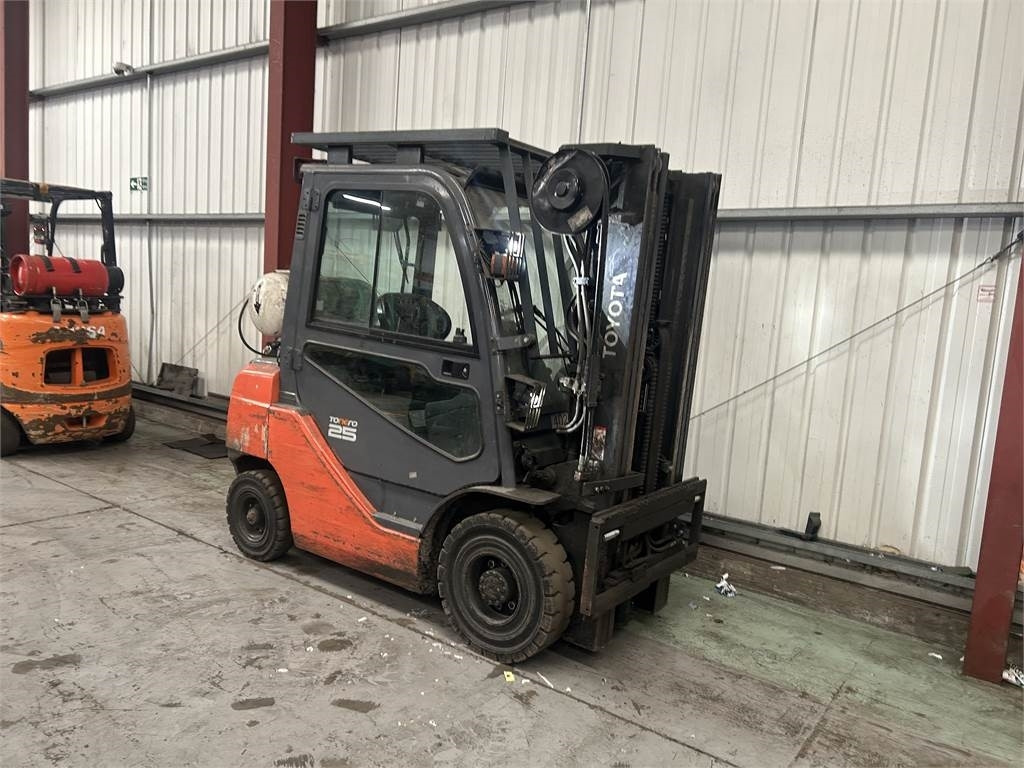 Toyota 02-8FGF25 - LPG heftruck: afbeelding 4 Toyota 02-8FGF25 - LPG heftruck: afbeelding 4
