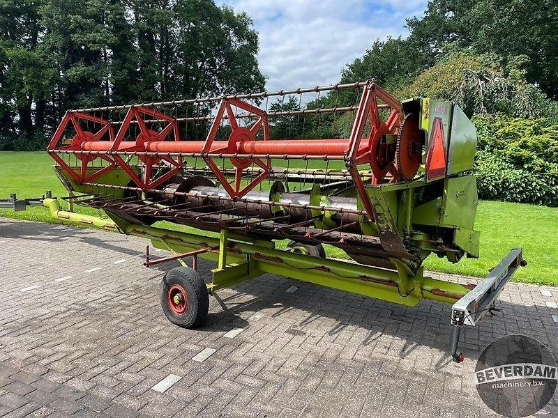 Claas maaibord 400 - Oogstmachine toebehoor: afbeelding 1 Claas maaibord 400 - Oogstmachine toebehoor: afbeelding 1
