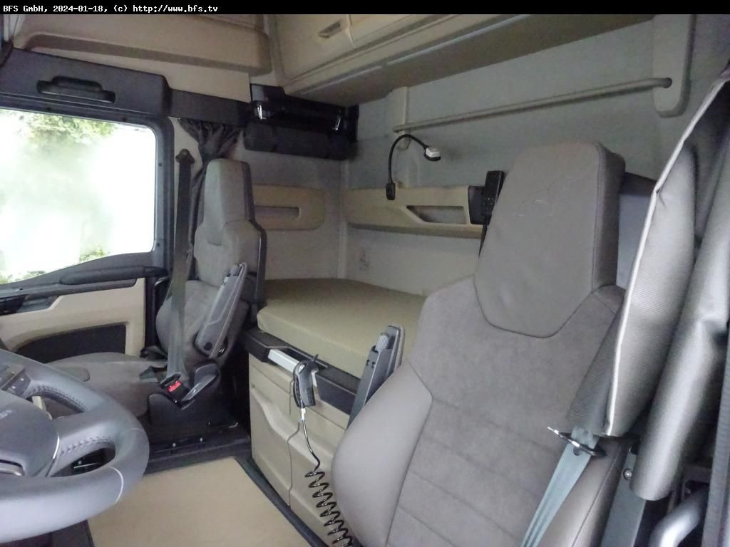 MAN TGX (TG3) 18.640 4x2 LL SA D38, Spiegellos MAN TGX (TG3) 18.640 4x2 LL SA D38, Spiegellos - Trekker: afbeelding 3 MAN TGX (TG3) 18.640 4x2 LL SA D38, Spiegellos MAN TGX (TG3) 18.640 4x2 LL SA D38, Spiegellos - Trekker: afbeelding 3