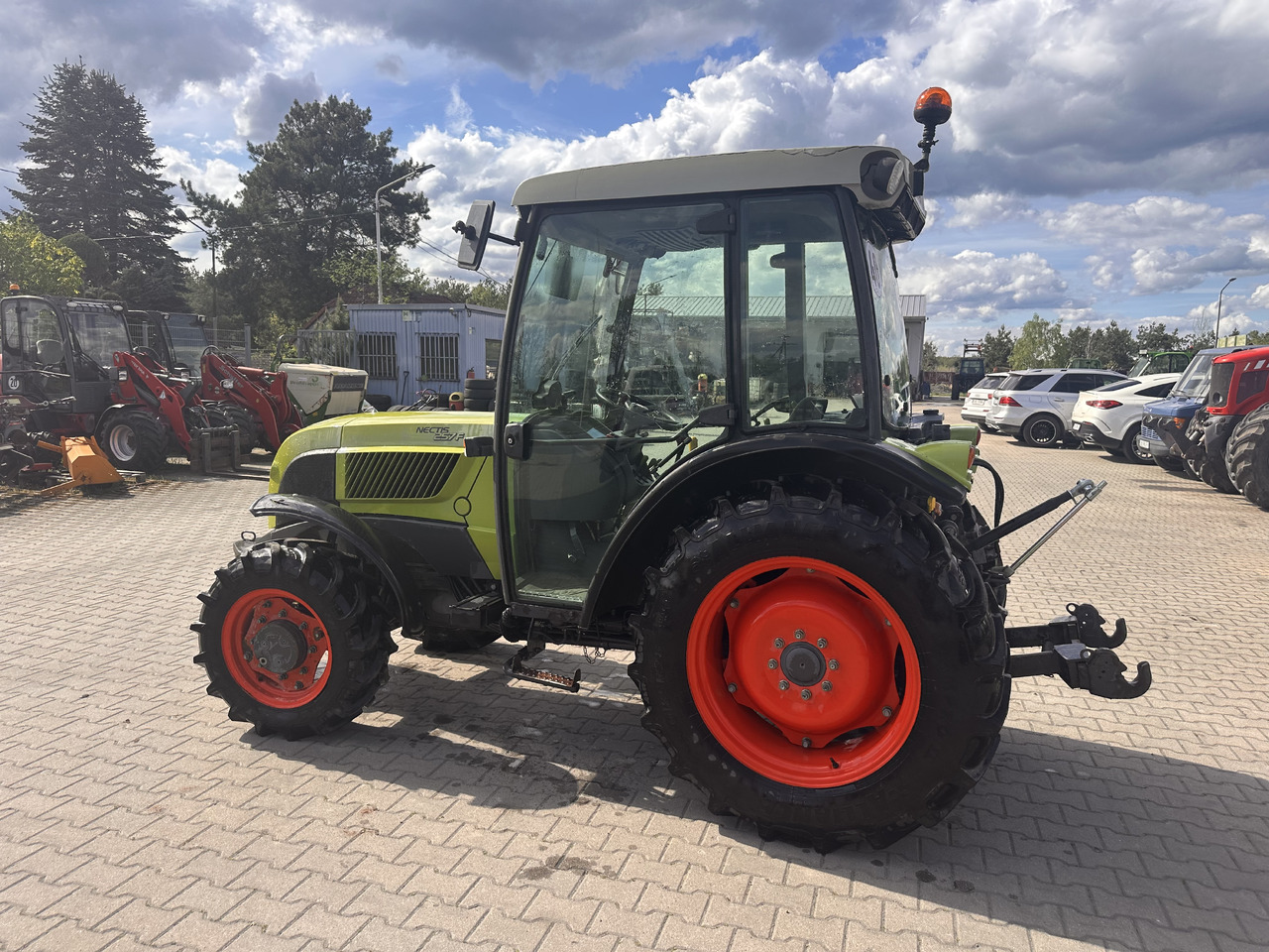 CLAAS NECTIS 257F - Tractor: afbeelding 2 CLAAS NECTIS 257F - Tractor: afbeelding 2