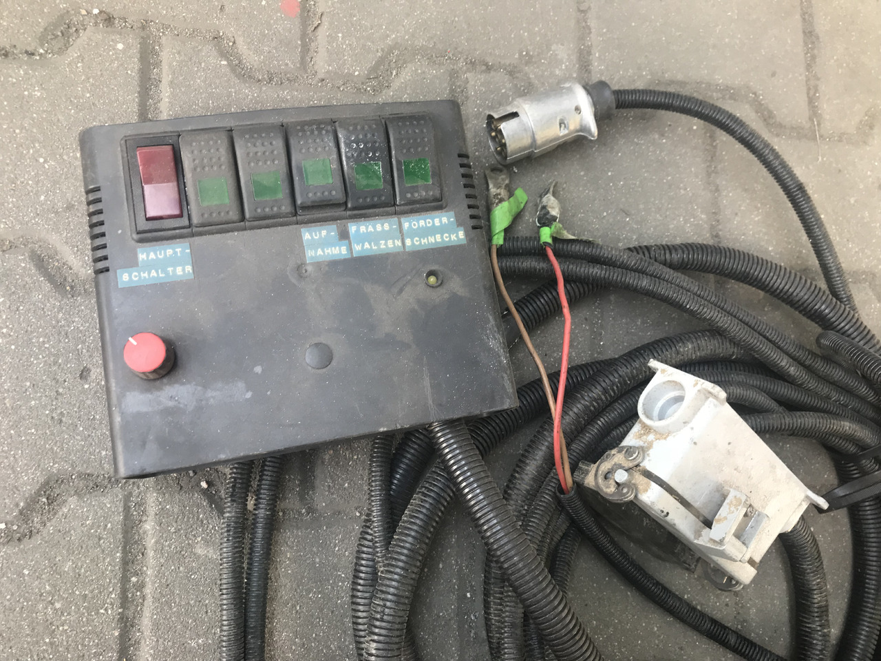 Hand-made SCHOPSTAL MASCHINEN SM - Stroblazer: afbeelding 2 Hand-made SCHOPSTAL MASCHINEN SM - Stroblazer: afbeelding 2