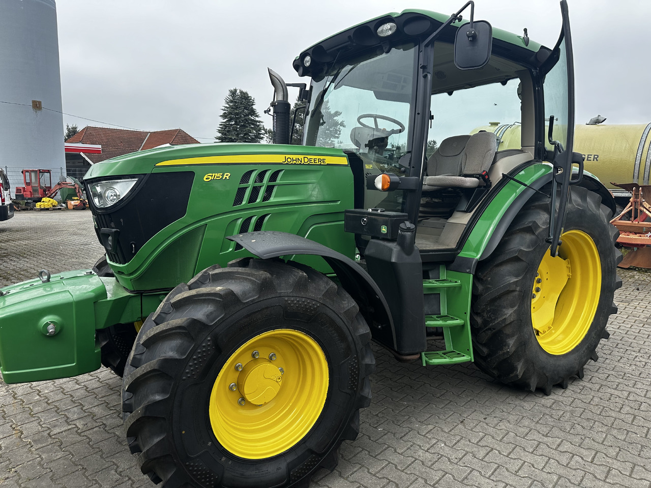 John Deere 6115R - Tractor: afbeelding 3 John Deere 6115R - Tractor: afbeelding 3