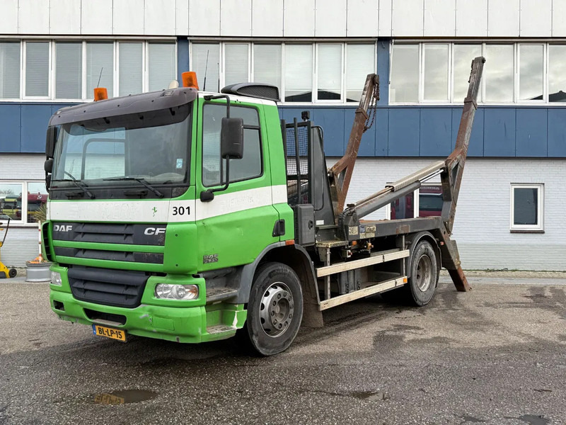 DAF CF 75.310 4X2 HYVALIFT SKIPLOADER MANUAL GEAR FULL STEEL - Portaalarmsysteem vrachtwagen: afbeelding 1 DAF CF 75.310 4X2 HYVALIFT SKIPLOADER MANUAL GEAR FULL STEEL - Portaalarmsysteem vrachtwagen: afbeelding 1