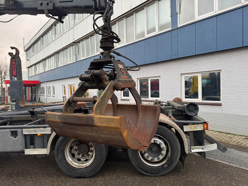 DAF CF 75.310 6X2 EURO 5 HMF 1244 Z2 + REMOTE + HIAB 17T HOOK - Kraanwagen: afbeelding 4 DAF CF 75.310 6X2 EURO 5 HMF 1244 Z2 + REMOTE + HIAB 17T HOOK - Kraanwagen: afbeelding 4