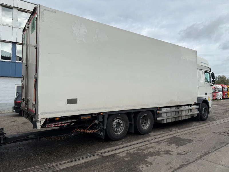 DAF XF 480 6X2 + 2 AXLE HANGER + TRS COOLING + DHOLLANDIA LIFT (2x) - Koelwagen vrachtwagen: afbeelding 4 DAF XF 480 6X2 + 2 AXLE HANGER + TRS COOLING + DHOLLANDIA LIFT (2x) - Koelwagen vrachtwagen: afbeelding 4