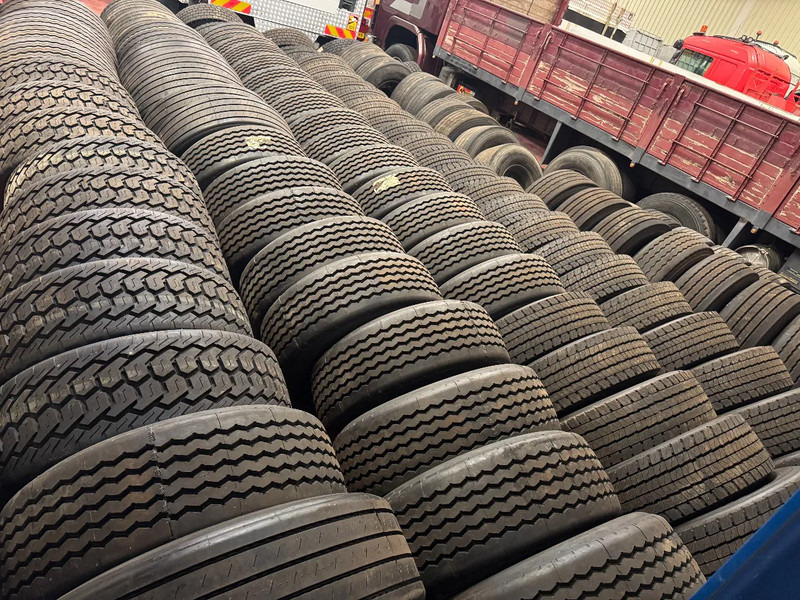 Diversen COVERBANDEN *315/60R22.5 / 385/55R22.5 / 385/65R22.5 TYRES - Band voor Vrachtwagen: afbeelding 1 Diversen COVERBANDEN *315/60R22.5 / 385/55R22.5 / 385/65R22.5 TYRES - Band voor Vrachtwagen: afbeelding 1