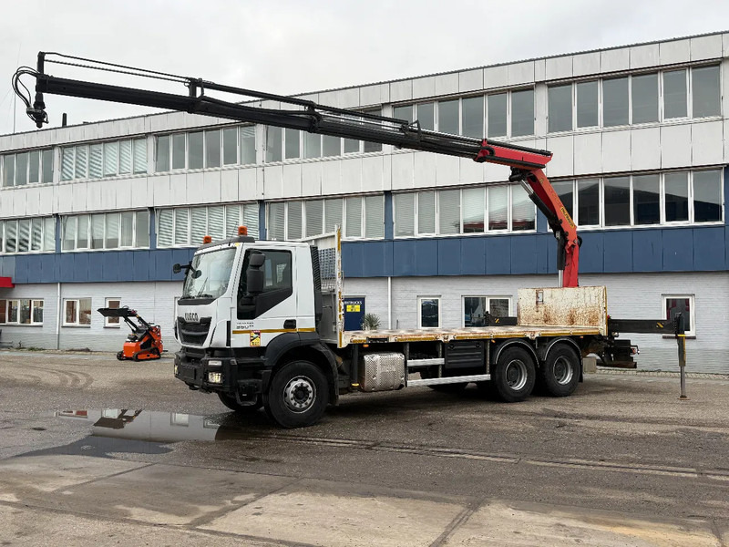 Iveco Trakker 360 6X4 EURO 6 + PALFINGER PK20001K + REMOTE CONTROL - Vrachtwagen met open laadbak, Kraanwagen: afbeelding 3 Iveco Trakker 360 6X4 EURO 6 + PALFINGER PK20001K + REMOTE CONTROL - Vrachtwagen met open laadbak, Kraanwagen: afbeelding 3