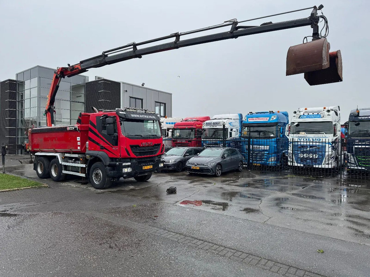 Iveco Trakker 500 6X4 EURO 6 KIPPER + PALFINGER PK1800 - Kipper vrachtwagen, Kraanwagen: afbeelding 3 Iveco Trakker 500 6X4 EURO 6 KIPPER + PALFINGER PK1800 - Kipper vrachtwagen, Kraanwagen: afbeelding 3