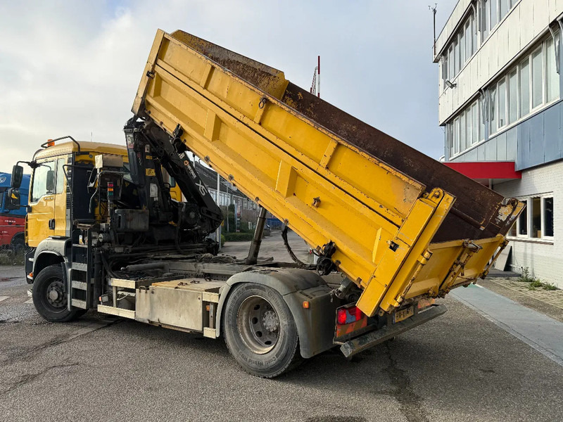 MAN TGA 18.310 4X4 + HIAB 122 ES-2 - DAMAGED CRANE - Kipper vrachtwagen, Kraanwagen: afbeelding 4 MAN TGA 18.310 4X4 + HIAB 122 ES-2 - DAMAGED CRANE - Kipper vrachtwagen, Kraanwagen: afbeelding 4
