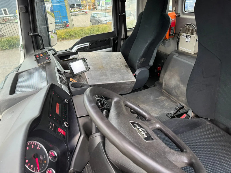 Betonpomp MAN TGS 35.400 8X4 PUTZMEISTER PUMP 21-3 + LIEBHERR MIXER: afbeelding 18 Betonpomp MAN TGS 35.400 8X4 PUTZMEISTER PUMP 21-3 + LIEBHERR MIXER: afbeelding 18