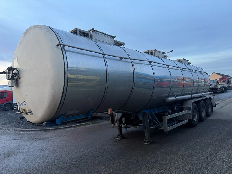 Magyar 34340 L + 3 COMPARTIMENTS 3X BPW AXLE - Tankoplegger: afbeelding 1 Magyar 34340 L + 3 COMPARTIMENTS 3X BPW AXLE - Tankoplegger: afbeelding 1