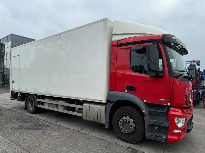 Mercedes-Benz Antos 1924 - 4 UNITS! - 4X2 + EURO 6 + DHOLLANDIA LIFT - Bakwagen: afbeelding 3 Mercedes-Benz Antos 1924 - 4 UNITS! - 4X2 + EURO 6 + DHOLLANDIA LIFT - Bakwagen: afbeelding 3