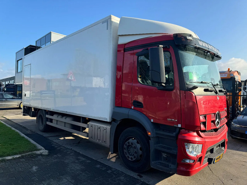 Mercedes-Benz Antos 1924 - 4X2 - EURO 6 + DHOLLANDIA LIFT + ONLY 490.406 KM - Bakwagen: afbeelding 3 Mercedes-Benz Antos 1924 - 4X2 - EURO 6 + DHOLLANDIA LIFT + ONLY 490.406 KM - Bakwagen: afbeelding 3