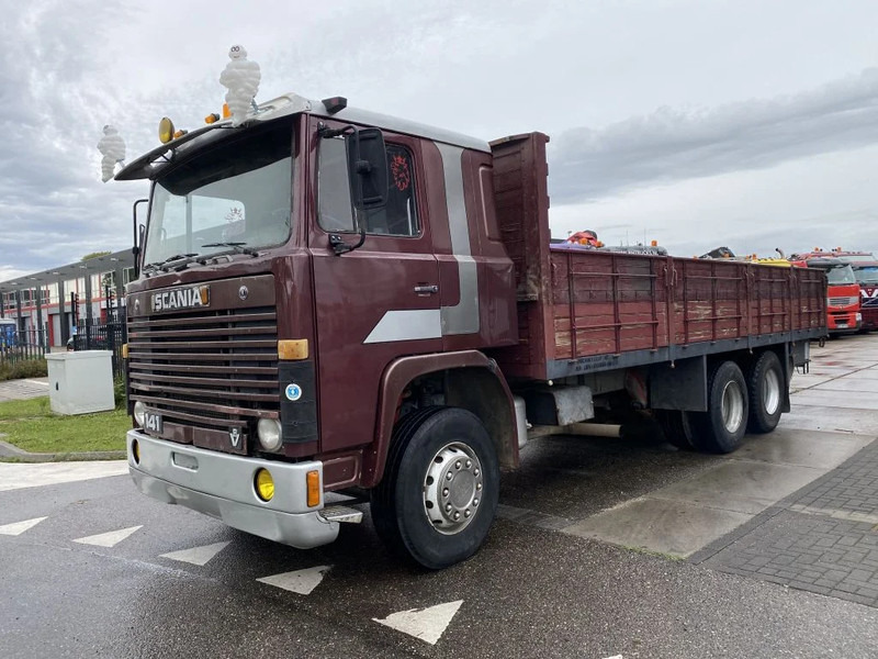 Scania LB141 V8 141 V8 - 6X2 - BOX 7,35 METER - Vrachtwagen met open laadbak: afbeelding 1 Scania LB141 V8 141 V8 - 6X2 - BOX 7,35 METER - Vrachtwagen met open laadbak: afbeelding 1