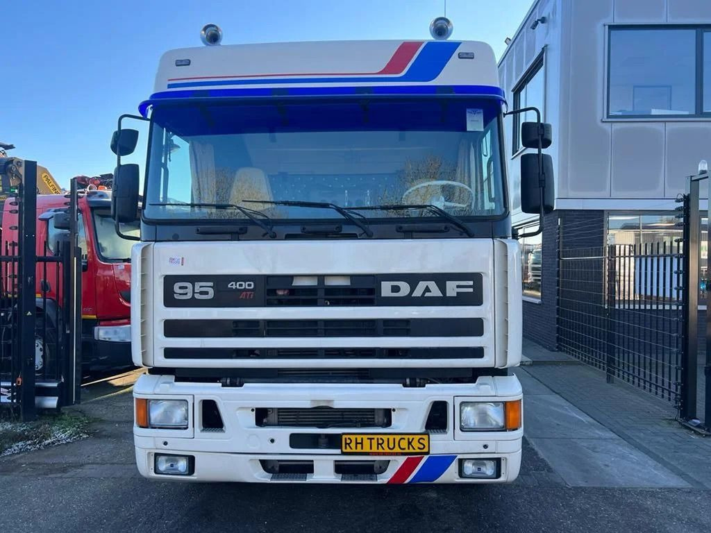 DAF 95.400 4X2 RESTORED/RESTAURIERT/GERESTAUREERD - Trekker: afbeelding 2 DAF 95.400 4X2 RESTORED/RESTAURIERT/GERESTAUREERD - Trekker: afbeelding 2