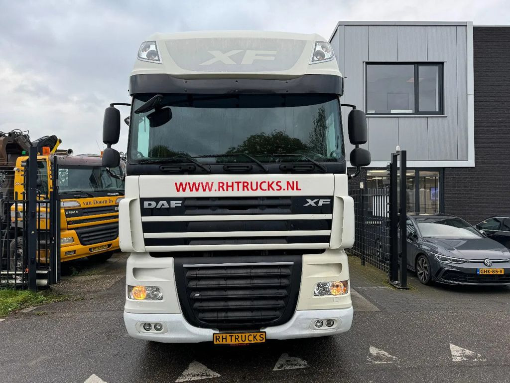 DAF XF 105.460 4X2 EURO 5 RETARDER MANUAL GEAR - Trekker: afbeelding 2 DAF XF 105.460 4X2 EURO 5 RETARDER MANUAL GEAR - Trekker: afbeelding 2