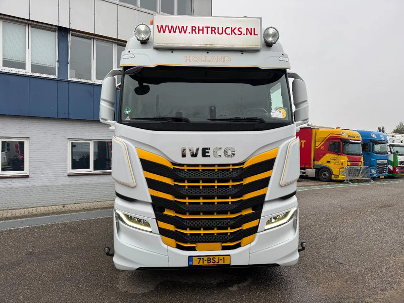 Iveco S-WAY 460 4X2 EURO 6 SKIRTS DOUBLE TANK - Trekker: afbeelding 2 Iveco S-WAY 460 4X2 EURO 6 SKIRTS DOUBLE TANK - Trekker: afbeelding 2
