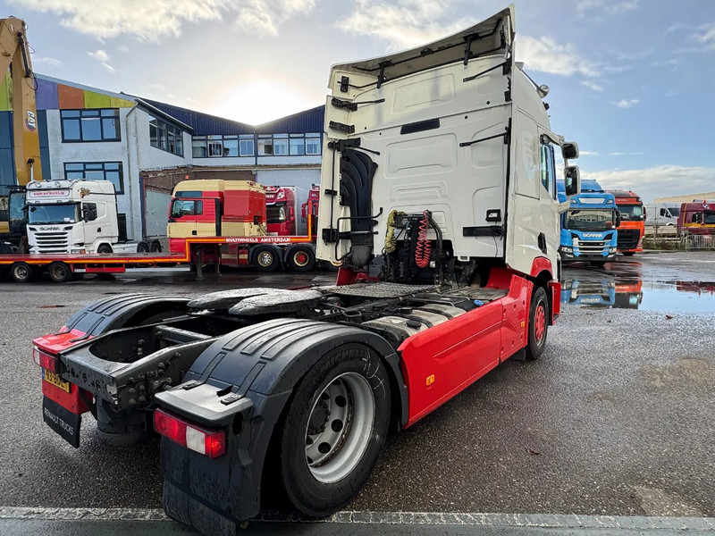 Renault T460 4X2 EURO 6 SKIRTS DOUBLE TANK - Trekker: afbeelding 4 Renault T460 4X2 EURO 6 SKIRTS DOUBLE TANK - Trekker: afbeelding 4