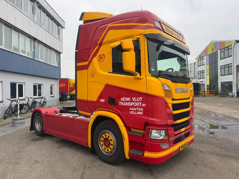 Scania R450 4X2 EURO 6 ADR SKIRTS DOUBLE TANK - Trekker: afbeelding 3 Scania R450 4X2 EURO 6 ADR SKIRTS DOUBLE TANK - Trekker: afbeelding 3