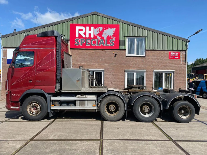 Volvo FH 16.700 FH16-700 8X4 140 TON FULL STEEL - Trekker: afbeelding 1 Volvo FH 16.700 FH16-700 8X4 140 TON FULL STEEL - Trekker: afbeelding 1