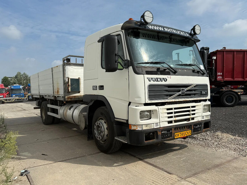 Volvo FM 7.290 4X2 - EURO 2 + MANUAL GEARBOX - Vrachtwagen met open laadbak: afbeelding 3 Volvo FM 7.290 4X2 - EURO 2 + MANUAL GEARBOX - Vrachtwagen met open laadbak: afbeelding 3