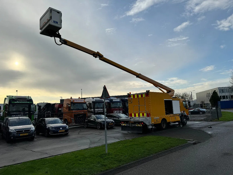 Volvo FL 240 4X2 DANILIFT WDT 180S ONLY 327.000 KM - Vrachtwagen: afbeelding 4 Volvo FL 240 4X2 DANILIFT WDT 180S ONLY 327.000 KM - Vrachtwagen: afbeelding 4