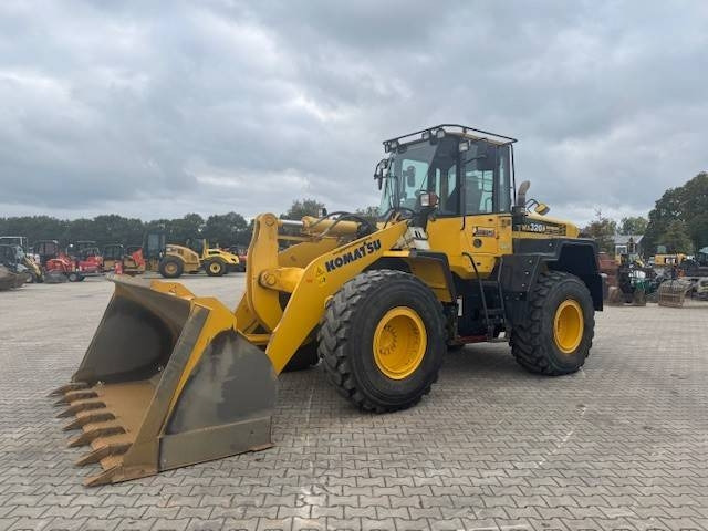 Komatsu WA 320 - Wiellader: afbeelding 1 Komatsu WA 320 - Wiellader: afbeelding 1