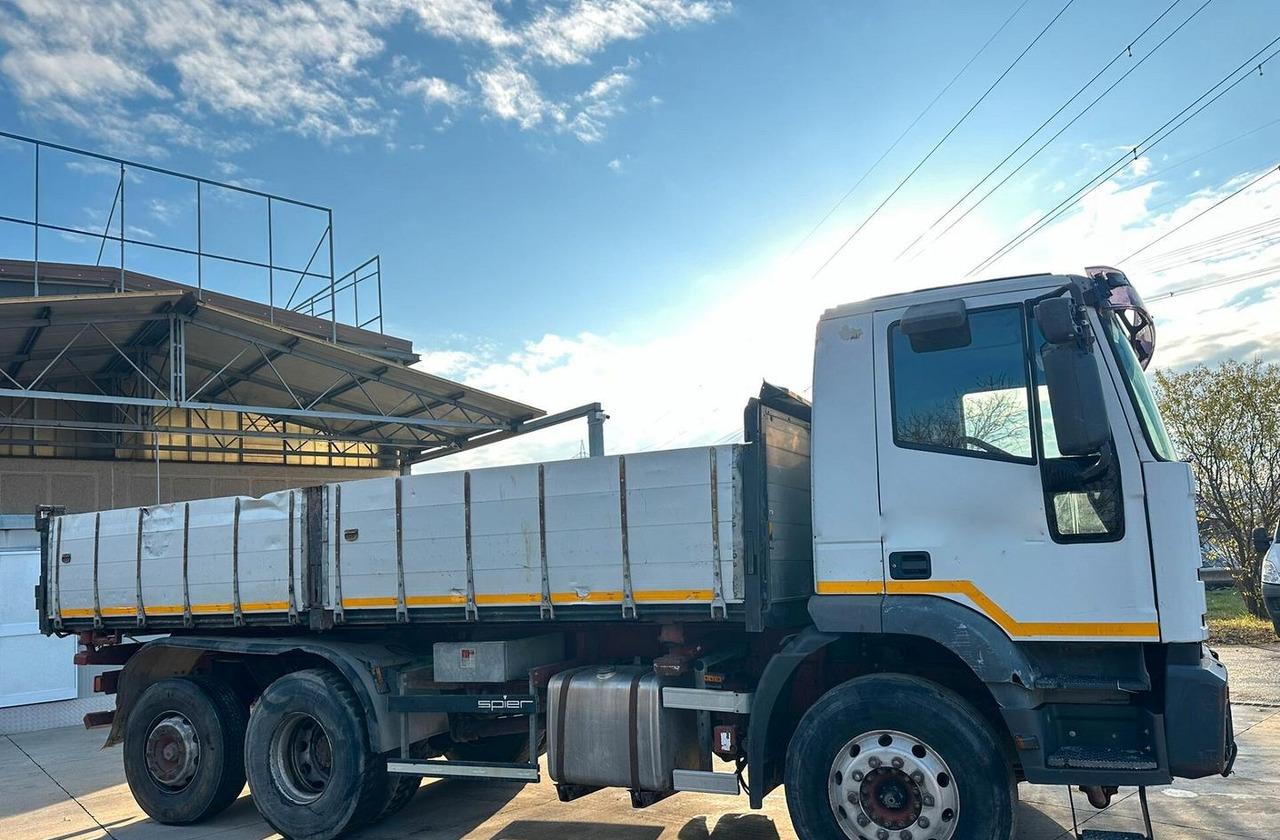 Motrice Iveco Eurotech 190 27 - Vrachtwagen met open laadbak: afbeelding 3 Motrice Iveco Eurotech 190 27 - Vrachtwagen met open laadbak: afbeelding 3